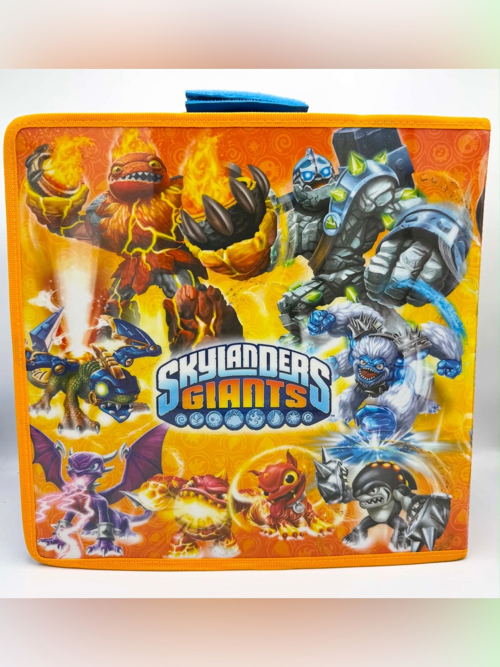 Skylanders Giants Lot with Carrying Case